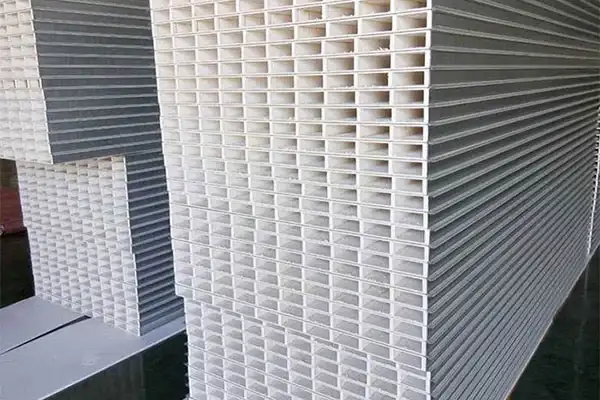 Əməliyyat teatrlarından təmiz emalatxanalara qədər: Təmizləmə lövhələri yüksək standartlı məkan mühafizəsi qurur